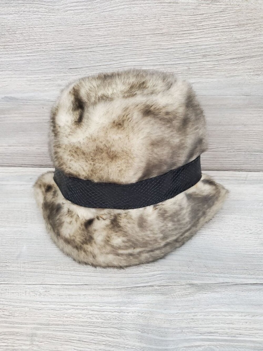 Vintage faux fur bucket hat with faux leather band